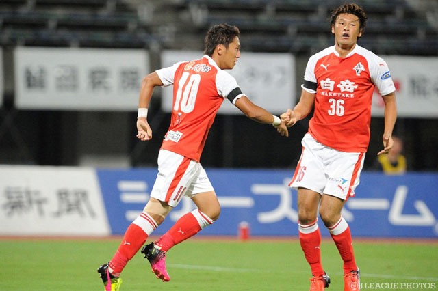 清武 功暉（#10）の6試合ぶりとなるゴールで一矢報いた熊本【明治安田Ｊ２ 第30節 熊本vs北九州】