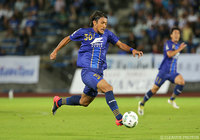 惜しいシュートで群馬ゴールを脅かした中島 裕希（町田）【明治安田Ｊ２ 第30節 町田vs群馬】