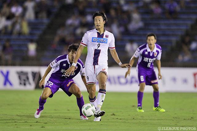 前線で攻撃の起点となった都倉 賢（札幌）【明治安田Ｊ２ 第30節 京都vs札幌】