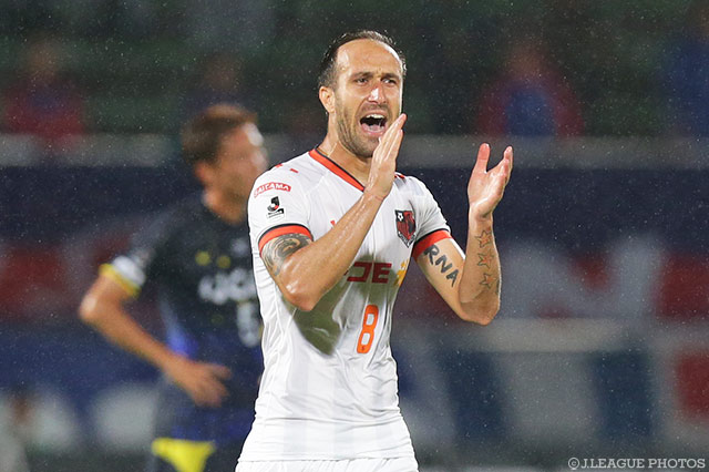 前半終了間際に同点弾を押し込んだドラガン ムルジャ（大宮）【明治安田Ｊ１ 2nd 第10節 甲府vs大宮】