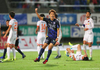 土壇場で値千金の同点ヘッドを流し込んだ黒木 聖仁（甲府）【明治安田Ｊ１ 2nd 第10節 甲府vs大宮】