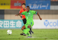 果敢にシュートを放ち、攻守に奮闘したアンドレ バイア（湘南）【明治安田Ｊ１ 2nd 第10節 湘南vsＧ大阪】