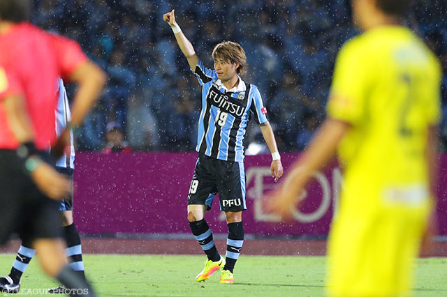 反撃のゴールを決め、2試合連続得点の森谷 賢太郎（川崎Ｆ）【明治安田Ｊ１ 2nd 第10節 川崎Ｆvs柏】