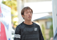 スタジアム入りする齋藤 学（横浜FM）【ＹＬＣ 準々決勝 第1戦 大宮vs横浜FM】