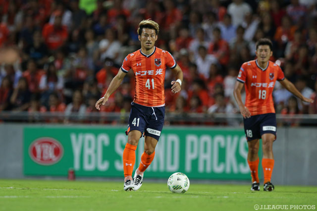 攻撃の舵をとる家長 昭博（大宮）【ＹＬＣ 準々決勝 第1戦 大宮vs横浜FM】