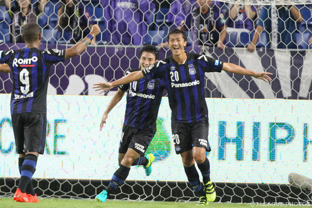 前半終了間際、またしてもネットを揺らした長沢 駿（Ｇ大阪）【ＹＬＣ 準々決勝 第2戦 Ｇ大阪vs広島】