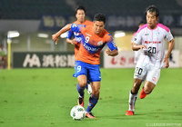 78分からの交代出場で決勝ゴールを狙った永井 龍（長崎）【明治安田Ｊ２ 第8節 長崎vs水戸】