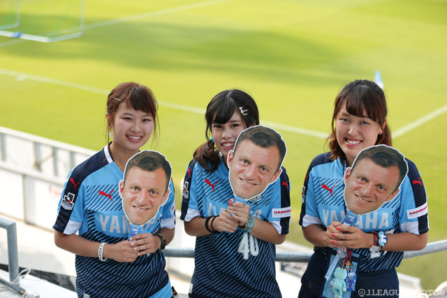 9/10はパパの日と題して先着13,500名様にパパドプーロスの手持ちグッズをプレゼント【明治安田Ｊ１ 2nd 第11節 磐田vs神戸】