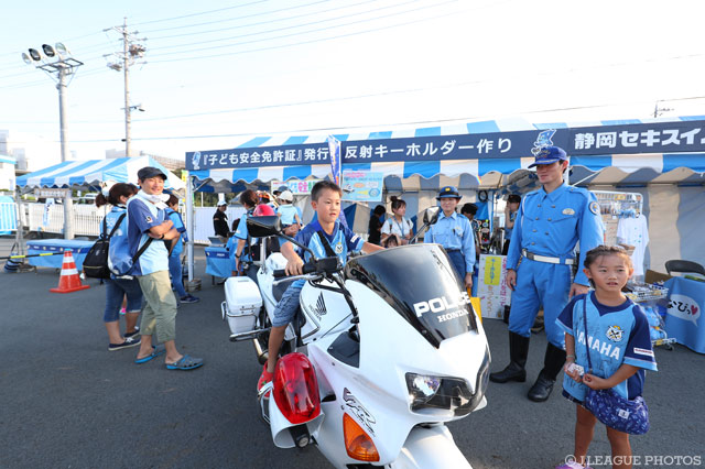白バイの乗れる貴重な体験コーナーが登場！【明治安田Ｊ１ 2nd 第11節 磐田vs神戸】