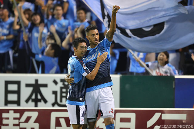 この試合の自身2点目となる同点PKを冷静に決めたジェイ（磐田）【明治安田Ｊ１ 2nd 第11節 磐田vs神戸】