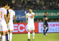 アウェイでの勝利を喜ぶ、この日のヒーロー江坂 任（大宮）【明治安田Ｊ１ 2nd 第11節 広島vs大宮】