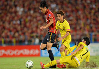 勢いあるドリブルで突き進む金崎 夢生（鹿島）【明治安田Ｊ１ 2nd 第11節 柏vs鹿島】