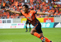 CKを頭で合わせ、追加点を決めた阪田 章裕（長野）【明治安田Ｊ３ 第21節 長野vsＧ大23】