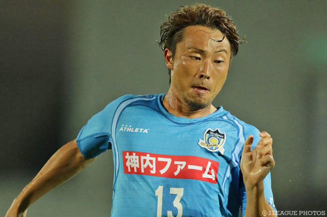 試合開始早々の4分に先制点を決めた木島 徹也（讃岐）【明治安田Ｊ２ 第31節 讃岐vs金沢】