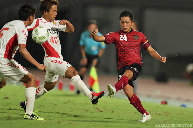 試合をふたたび振り出しに戻す同点弾を決めた平田 拳一朗（琉球）【明治安田Ｊ３ 第21節 琉球vs福島】