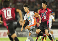 中山 仁斗（山口）を抑え切った岩政 大樹（岡山）【明治安田Ｊ２ 第31節 岡山vs山口】