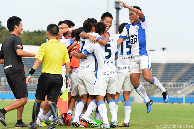 平出 涼（#5）の決勝点で3点差を跳ね返す大逆転勝利を収めた富山【明治安田Ｊ３ 第22節 YS横浜vs富山】