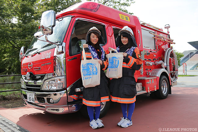 消防車も出動！消防服を着て試乗体験！【明治安田Ｊ１ 2nd 第12節 甲府vs仙台】