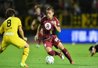 交代出場で同点ゴールを見事に演出した石津 大介（神戸）【明治安田Ｊ１ 2nd 第12節 神戸vs柏】