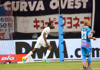 4試合ぶりのゴールを決めたピーター ウタカ（広島） 【明治安田Ｊ１ 2nd 第12節 鳥栖vs広島】