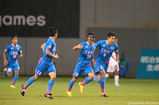 3点差を追う鳥栖も金 民友のゴールなどで1点差に詰め寄る 【明治安田Ｊ１ 2nd 第12節 鳥栖vs広島】