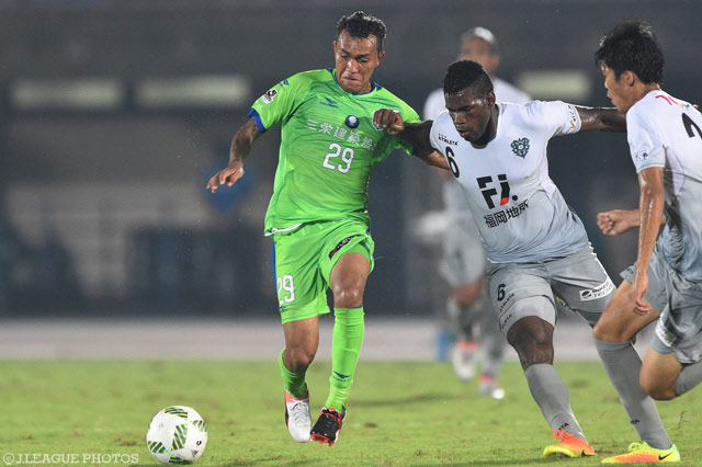 移籍加入後リーグ戦初の先発出場となったウェズレー（湘南）【明治安田Ｊ１ 2nd 第12節 湘南vs福岡】