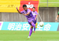 7分に三好 洋央のゴールで幸先良く先制した藤枝【明治安田Ｊ３ 第22節 藤枝vs鳥取】