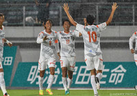 2分に阪野 豊史（#17）の先制ヘッドで早々とリードを奪った愛媛【明治安田Ｊ２ 第32節 岐阜vs愛媛】