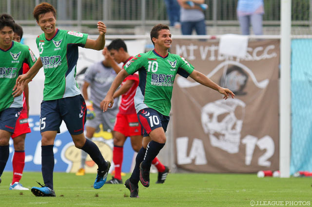 1得点1アシストで勝利の原動力となったフェルナンジーニョ（鳥取）【明治安田Ｊ３ 第23節 鳥取vsYS横浜】