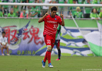 交代出場で反撃の1点を決めたエルサムニー オサマ（YS横浜）【明治安田Ｊ３ 第23節 鳥取vsYS横浜】