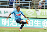 スルーパスに抜け出し、決勝ゴールを決めた木島 徹也（讃岐）【明治安田Ｊ２ 第33節 讃岐vs横浜FC】