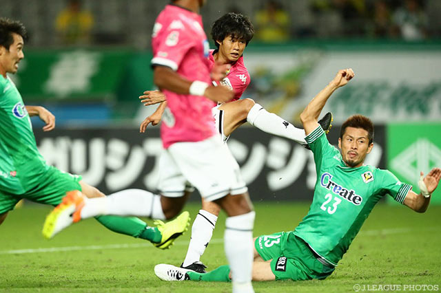 最後まで果敢に決勝点を狙った町田 也真人（千葉）【明治安田Ｊ２ 第33節 東京Ｖvs千葉】