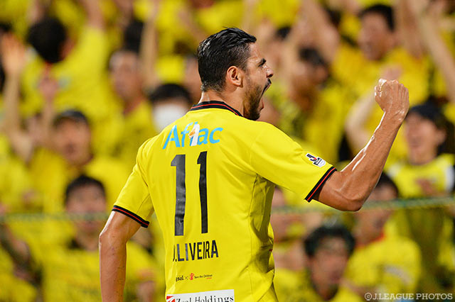 鋭い一撃で決勝点を決めたディエゴ オリヴェイラ（柏）【明治安田Ｊ１ 2nd 第13節 柏vs甲府】