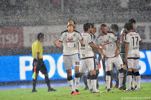 Ｃ大阪が雨中の接戦を制し連勝を4に伸ばした【明治安田Ｊ２ 第33節 徳島vsＣ大阪】