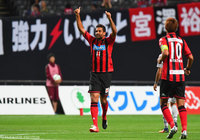 試合序盤の4分に早々と先制点を決めたヘイス（札幌）【明治安田Ｊ２ 第33節 札幌vs町田】