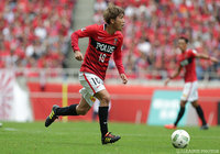 中盤でゲームメイクする柏木 陽介（浦和）【明治安田Ｊ１ 2nd 第14節 浦和vsＧ大阪】