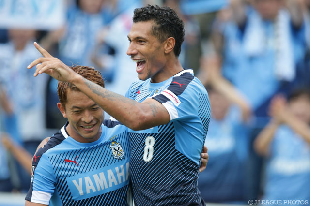 FKを頭で合わせ、同点弾を決めたジェイ（磐田）【明治安田Ｊ１ 2nd 第14節 磐田vs新潟】