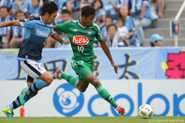 途中出場で決勝点をアシストした鈴木 武蔵（新潟）【明治安田Ｊ１ 2nd 第14節 磐田vs新潟】