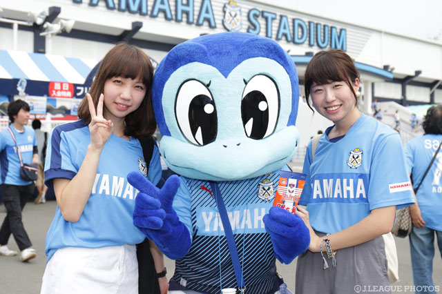 ジュビィちゃんとパシャリ！ 【明治安田Ｊ１ 2nd 第14節 磐田vs新潟】