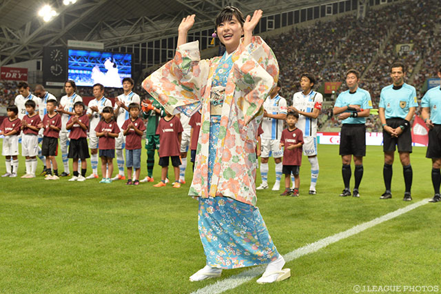 「べっぴんさん」主演：芳根 京子さんが来場！【明治安田Ｊ１ 2nd 第14節 神戸vs川崎Ｆ】