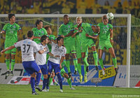 FKでゴールに迫るクリスティアーノ（柏）【明治安田Ｊ１ 2nd 第14節 湘南vs柏】