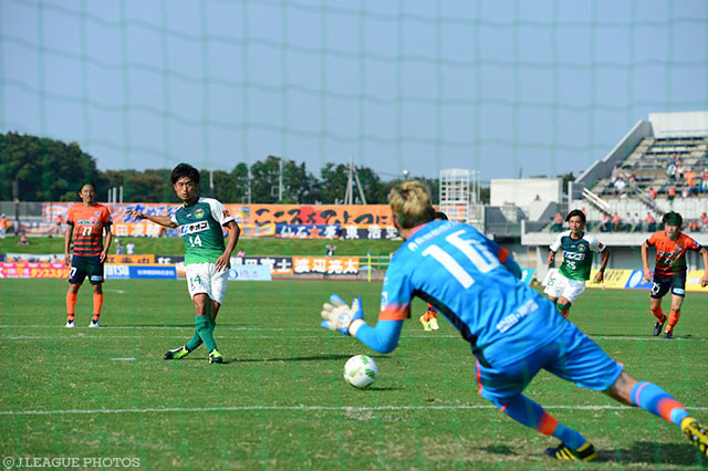 岩渕 良太の2試合連続得点で1点差に追い上げた相模原【明治安田Ｊ３ 第24節 相模原vs長野】