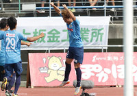 讃岐のＪ２通算100得点目となる先制PKを決め、4試合連続得点の木島 徹也【明治安田Ｊ２ 第34節 讃岐vs松本】