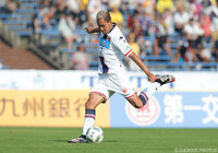 バー直撃の惜しいミドルシュートを放ったジュリーニョ（札幌）【明治安田Ｊ２ 第34節 北九州vs札幌】