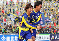 華麗な先制ゴールを挙げた瀬川 祐輔（群馬）【明治安田Ｊ２ 第34節 群馬vs千葉】