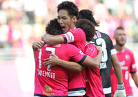 待望の先制点に喜びを爆発させるＣ大阪の選手たち【明治安田Ｊ２ 第34節 Ｃ大阪vs清水】