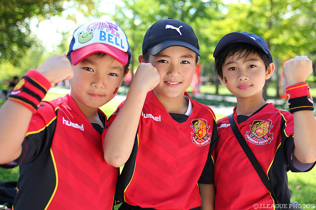 みんなで応援頑張るぞー！福島ファンの仲良し３人組！【明治安田Ｊ３ 第24節 福島vs鳥取】