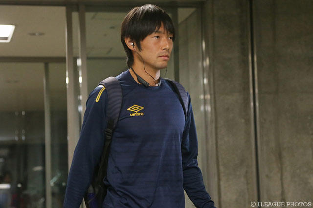 真剣な表情で会場入りする中島 翔哉（FC東京）【ＹＬＣ 準決勝 第1戦 FC東京vs浦和】