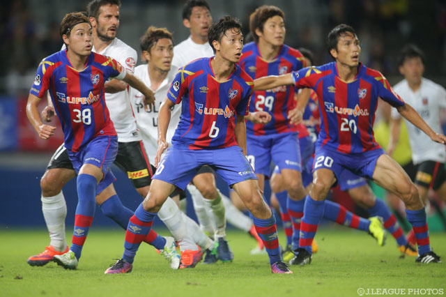 ゴール前の攻防戦は激しいものとなった【ＹＬＣ 準決勝 第1戦 FC東京vs浦和】