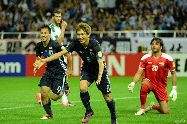 原口の2試合連続ゴールで日本が幸先よく先制する【ロシアＷ杯 アジア最終予選 日本vsイラク】